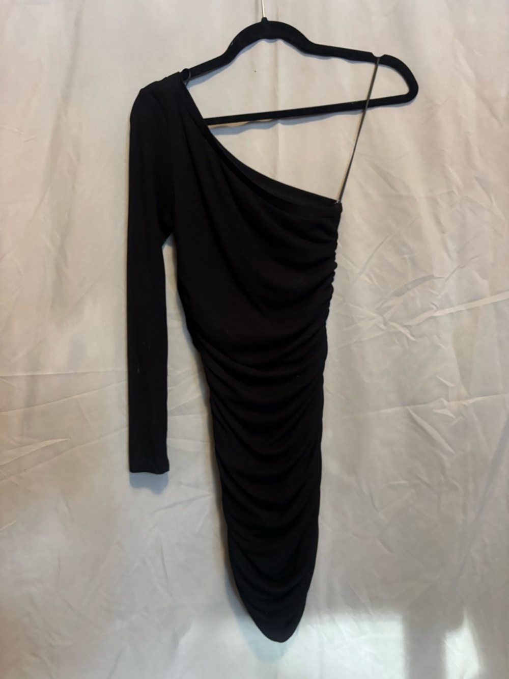 White Fox Boutique Black One-Shoulder Ruched Bodycon Dress